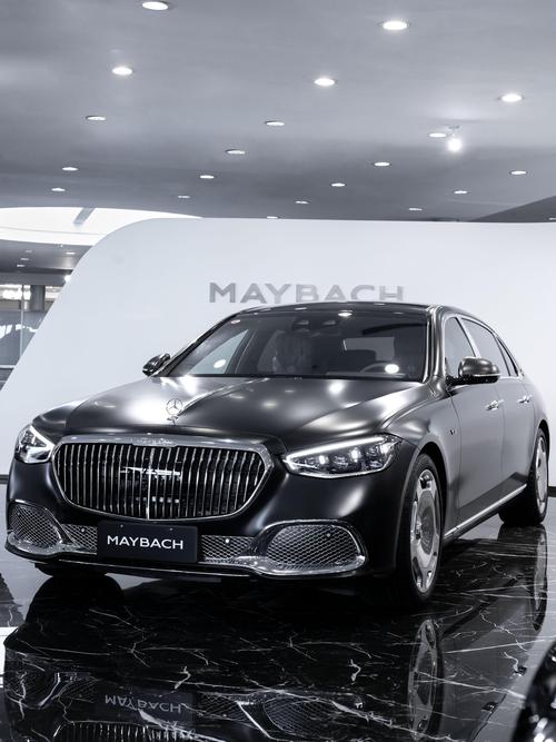 成都77岚图汽车的售后服务让用户无忧出行，迈巴赫未来的豪华车趋势