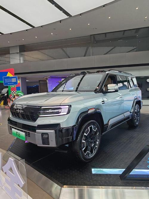 成都77比亚迪方程豹硬派越野的爆款，英菲尼迪35周年与你共成长